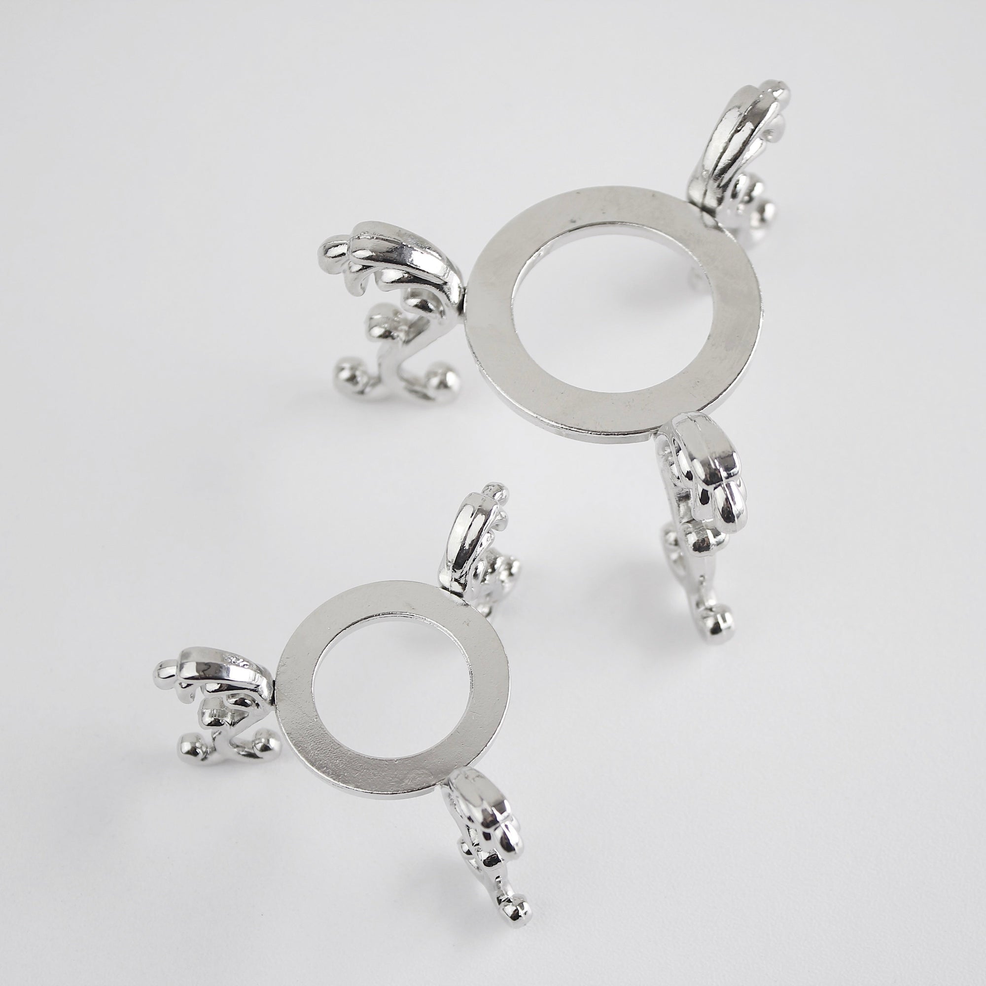 Metal Sphere Stand