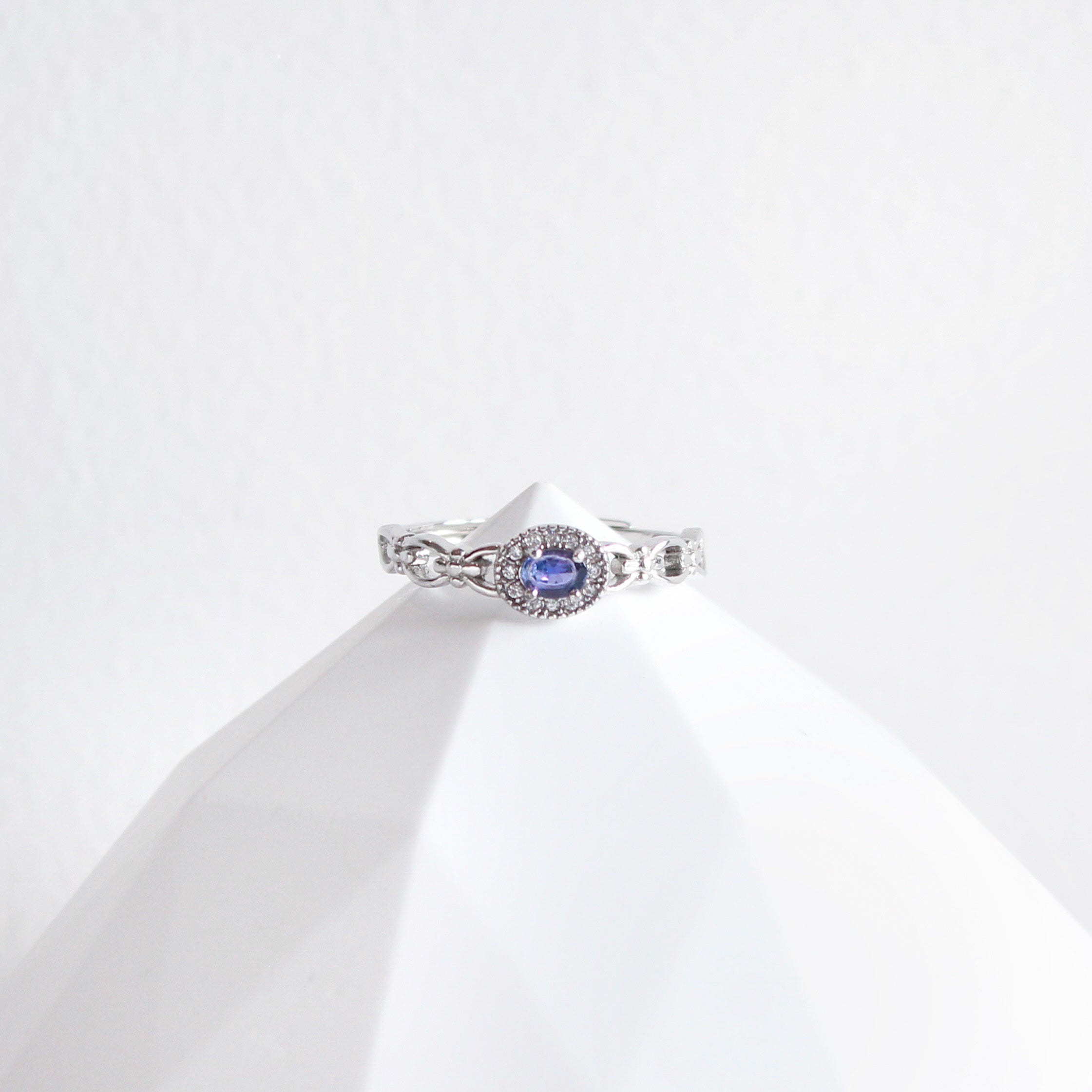 Tanzanite Nova Ring