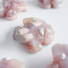 Load image into Gallery viewer, Flower Agate Frog

